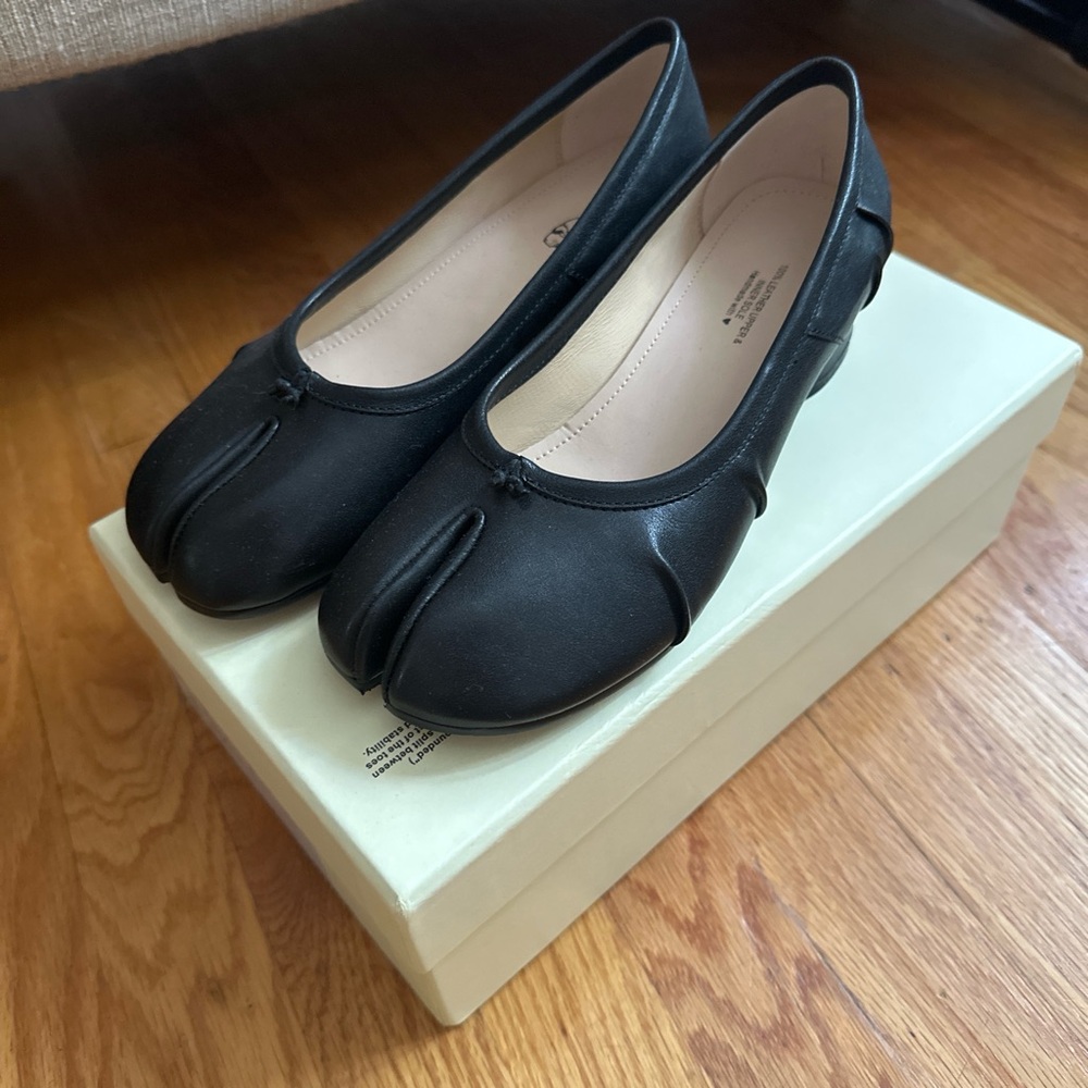 Woodchuck Sato tabi ballet heels